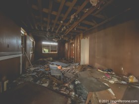 abandoned-house-eastpoint-florida-2-3-8-2021-13