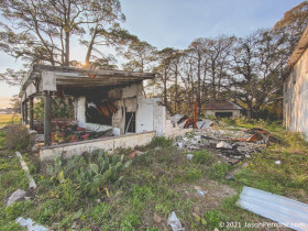 abandoned-house-eastpoint-florida-2-3-8-2021-16