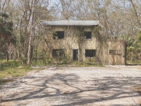 abandoned-house-eastpoint-florida-1