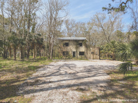 abandoned-house-eastpoint-florida-2