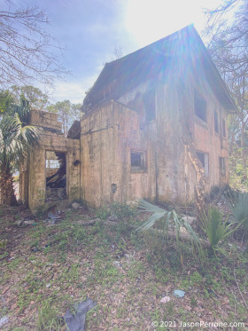abandoned-house-eastpoint-florida-5