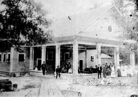 Bath-house-at-the-Hotel-Hampton-Hampton-Springs-Florida.-20th-century.-State-Archives-of-Florida-Florida-Memory.-Accessed-23-Mar.-2021.httpswww.floridamemory.comitemsshow8854