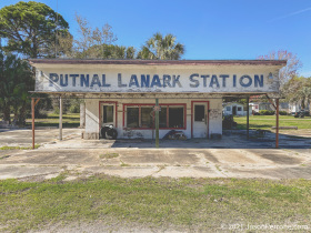 abandoned-lanark-village-station-1