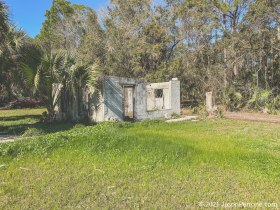 abandoned-lanark-village-station-5