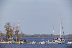 Falcon-Heavy-Demo-Booster-Return-1-2500
