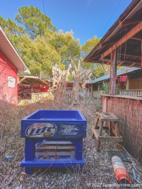 abandoned-wicked-willies-restaurant-carrabelle-florida-1